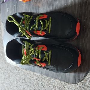 Boy's Nike Air Max (worn a couple of times)